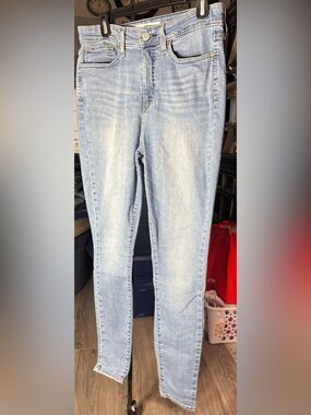 Levi's Light Blue Women's High Rise Skinny Jeans - Faded Denim Size 10 EPC